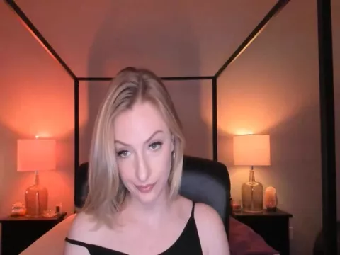 Blonde Babe Flawlessly Complexion Live