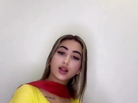 Stunning Indian NRI leaked?‍?? photos